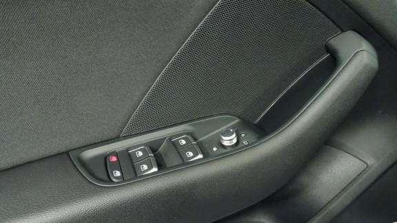 AUDI-A3 SPORTBACK-35 TFSI CoD -150 - BV S-Tronic 7 Sport