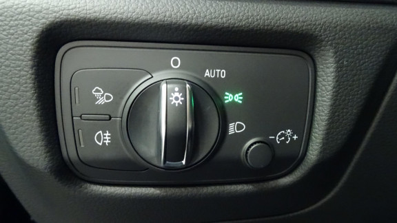 AUDI-A3 SPORTBACK-35 TFSI CoD -150 - BV S-Tronic 7 Sport