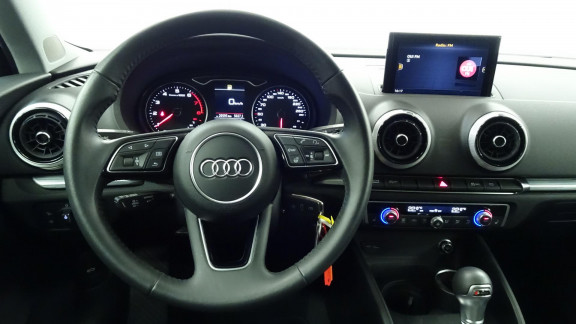 AUDI-A3 SPORTBACK-35 TFSI CoD -150 - BV S-Tronic 7 Sport