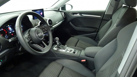 AUDI-A3 SPORTBACK-35 TFSI CoD -150 - BV S-Tronic 7 Sport