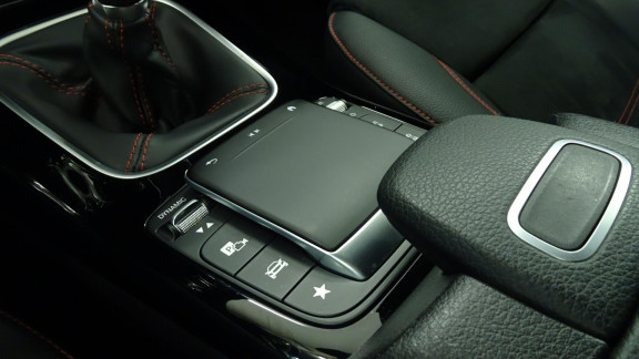 MERCEDES-CLASSE A-A 180 d AMG Line 