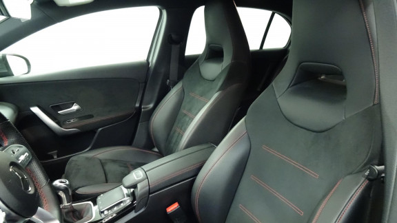 MERCEDES-CLASSE A-A 180 d AMG Line 