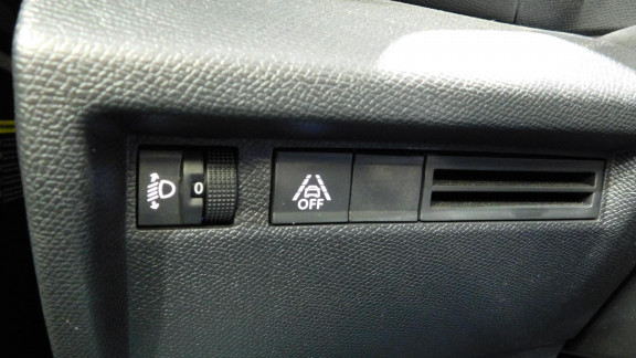 CITROEN-C4- 1.2i PureTech 12V - 130 S&S - BV EAT 8  2020 BERLINE Feel 