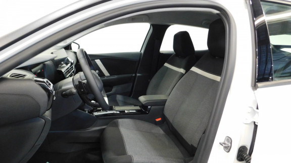 CITROEN-C4- 1.2i PureTech 12V - 130 S&S - BV EAT 8  2020 BERLINE Feel 