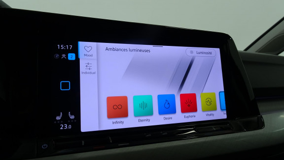 VOLKSWAGEN-GOLF-2.0 TDI SCR - 115 - BV DSG 7  VIII BERLINE Life Business 