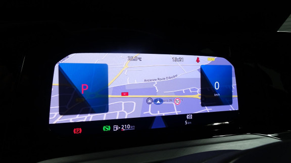 VOLKSWAGEN-GOLF-2.0 TDI SCR - 115 - BV DSG 7  VIII BERLINE Life Business 