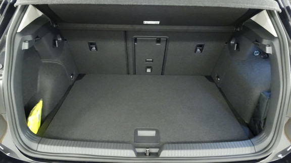 VOLKSWAGEN-GOLF-2.0 TDI SCR - 115 - BV DSG 7  VIII BERLINE Life Business 