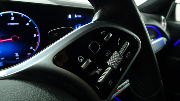 MERCEDES-GLB-200 d - 8G-DCT Progressive Line 