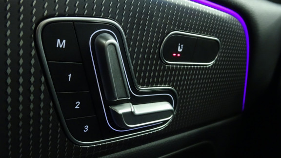 MERCEDES-GLB-200 d - 8G-DCT Progressive Line 