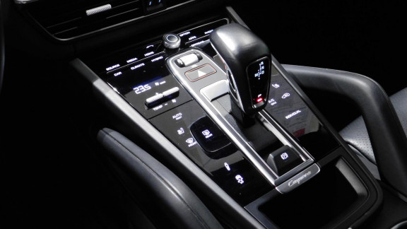 PORSCHE-CAYENNE-3.0i V6 - 462 - BVA Tiptronic S - Start&Stop  2017 E-Hybrid 