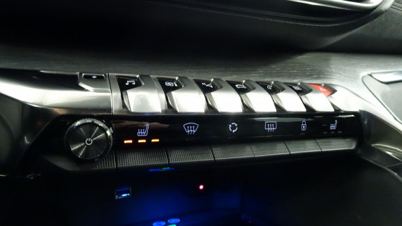 PEUGEOT-3008- Hybrid - 225 - BV e-EAT8 GT