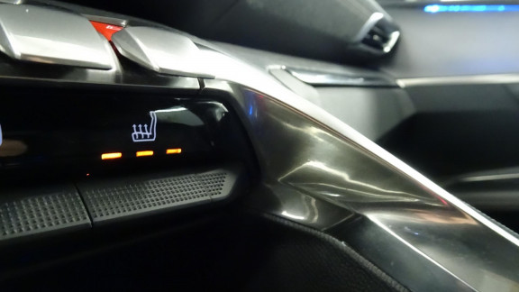 PEUGEOT-3008- Hybrid - 225 - BV e-EAT8 GT