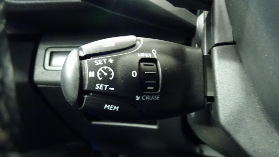 PEUGEOT-3008- Hybrid - 225 - BV e-EAT8 GT