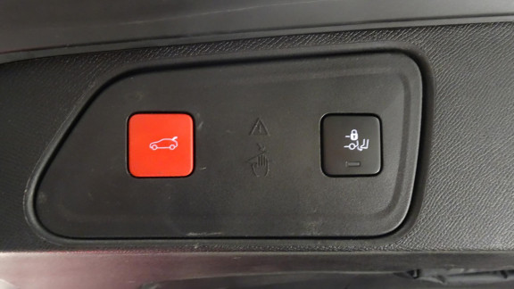 PEUGEOT-3008- Hybrid - 225 - BV e-EAT8 GT