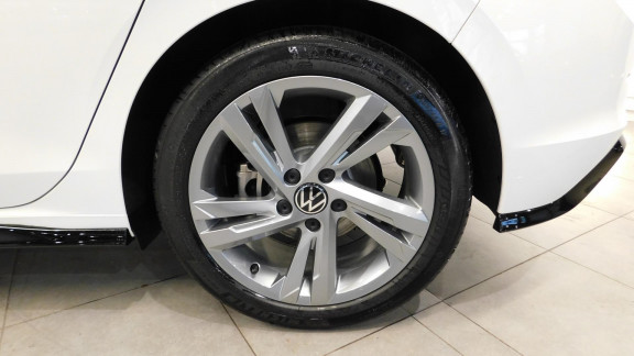 nouvelle-VOLKSWAGEN-GOLF-2.0 TDI SCR - 150 - BV DSG 7  VIII BERLINE R-Line 
