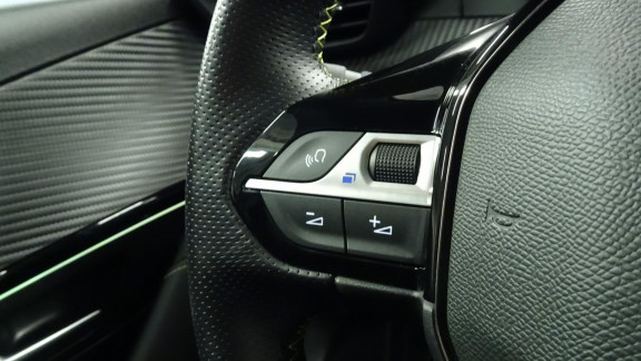 PEUGEOT-208-1.5 BlueHDi S&S - 100ch GT Line 